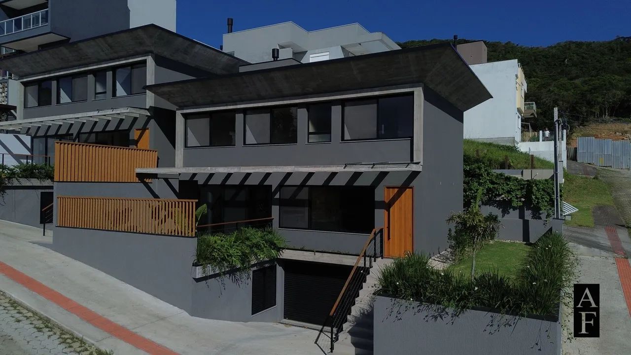 Casa de Esquina Loteamento Panorâmico