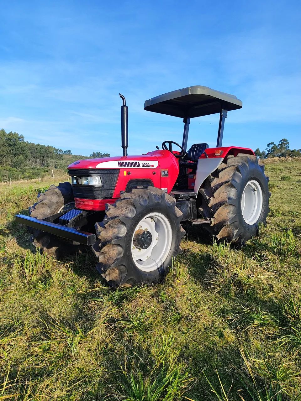Vendo trator Mahindra 9200