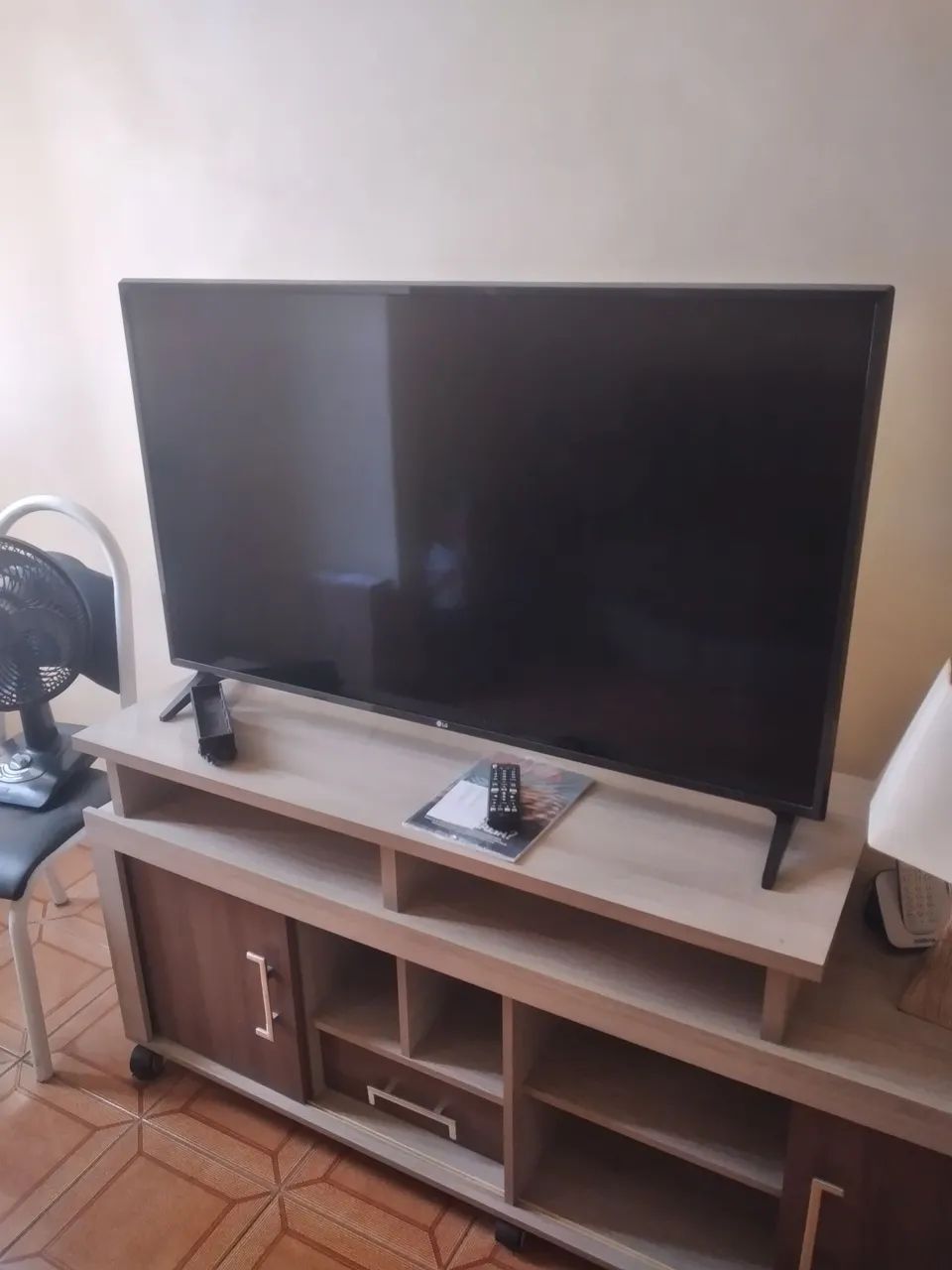 Smart tv LG 49 polegadas leia o anúncio 