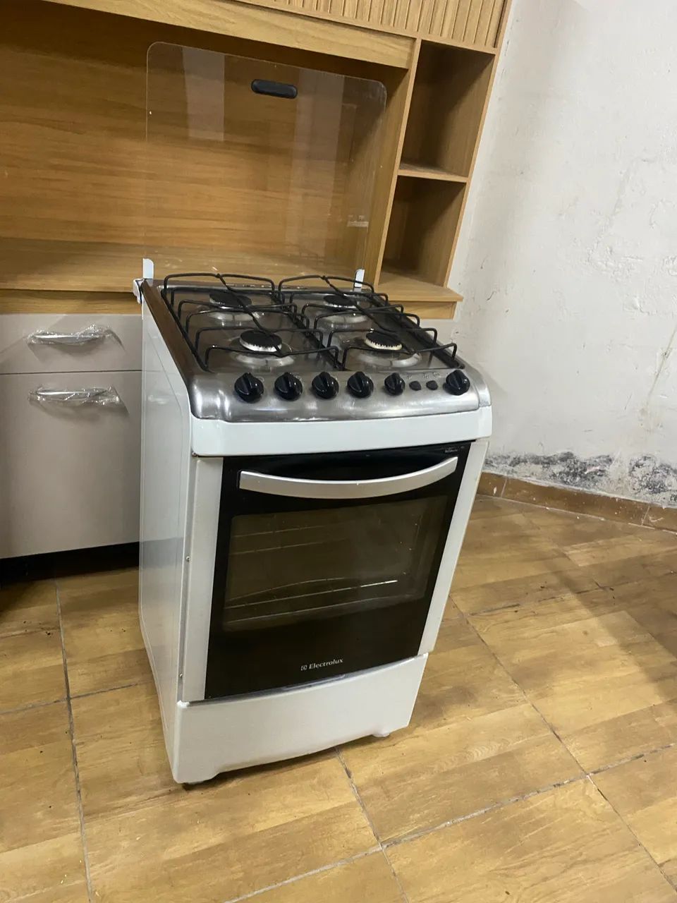 Fogão Eletrolux 4 bocas branco funcionando perfeitamente  - Foto 2