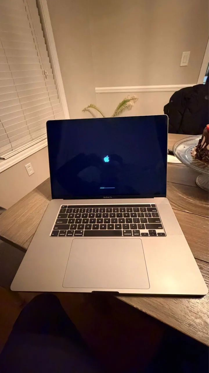 MacBook Pro 16? 2019 i9 8-core 32GB RAM 1TB SSD Radeon Pro 5500M
