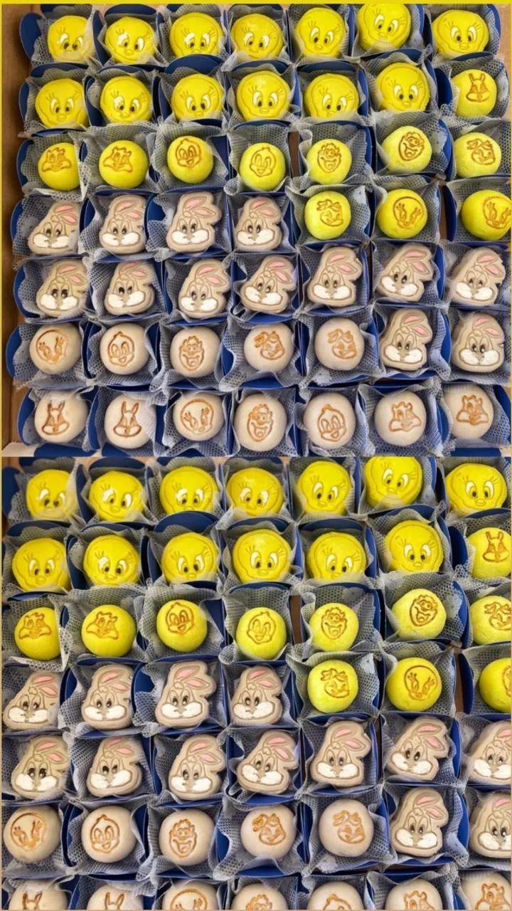 CENTO DE DOCES BRIGADEIROS PERSONALIZADO MODULADO