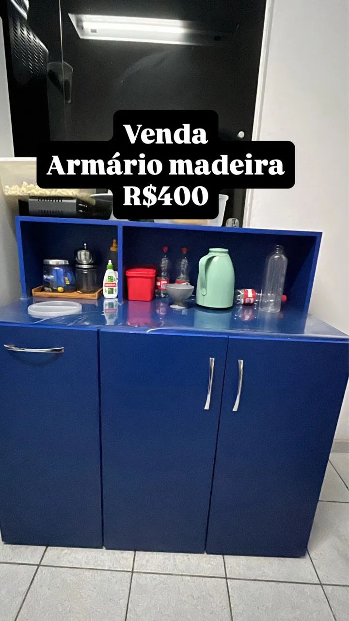 Armário azul