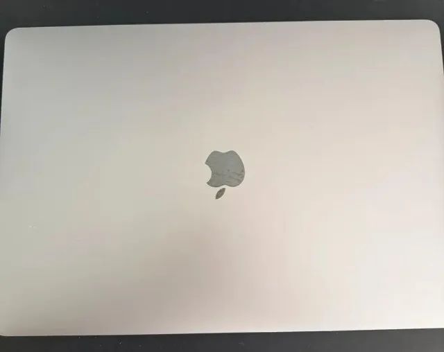 macbook pro processdor i9 ano 2019 placa de 4 gb ram 32gb , ssd 1 tb tela de 16 polegadas