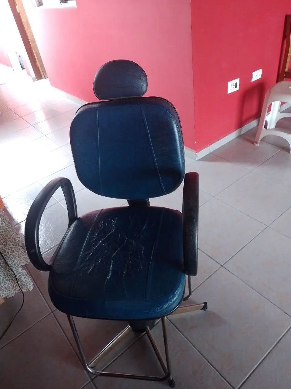 Vendo cadeira salão de  beleza  - Foto 4