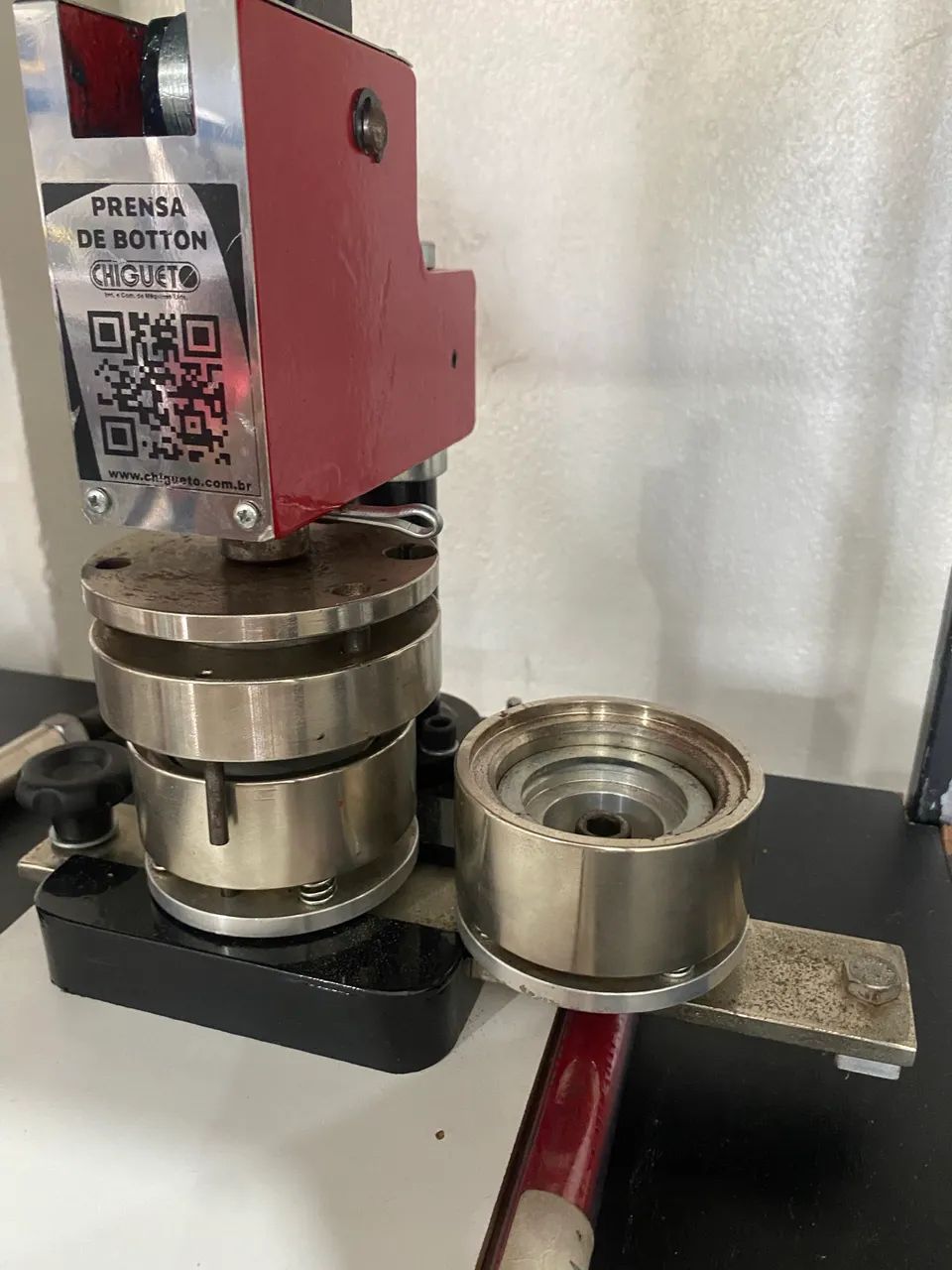 VENDO PRENSA DE BOTTONS CHIGUETO 5,5 - Foto 2