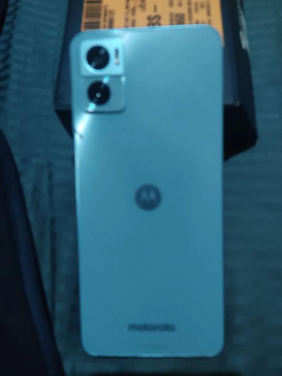 Vendo Moto E22 128g com defeito com caixa e nota fiscal  - Foto 2