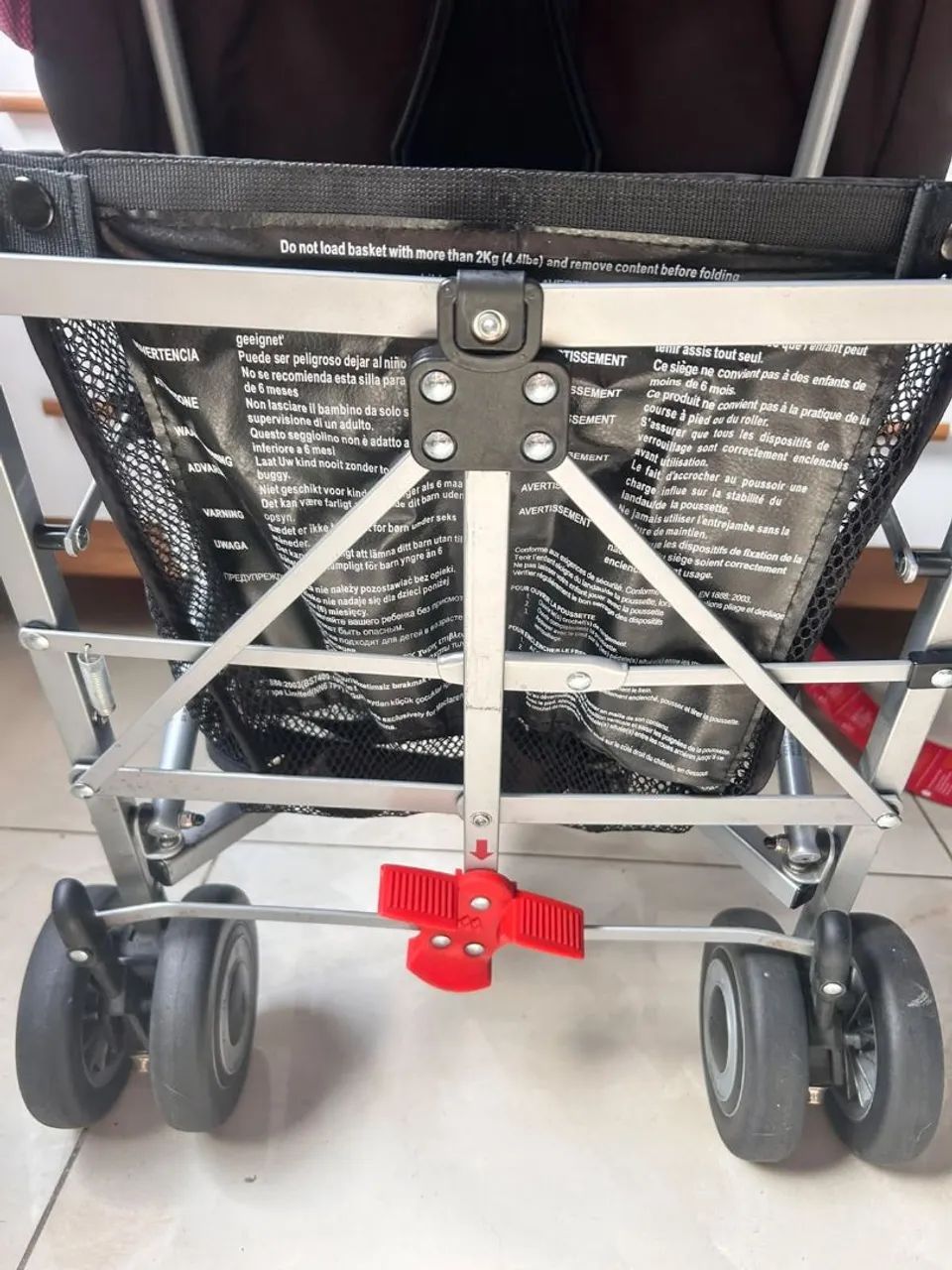 Carrinho de bebê (importado, suporta até 35kg) - Foto 3