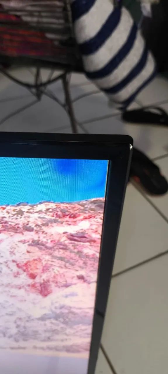Tv TLC smart muito nova 43 polegadas 550 pra hoje  - Foto 4