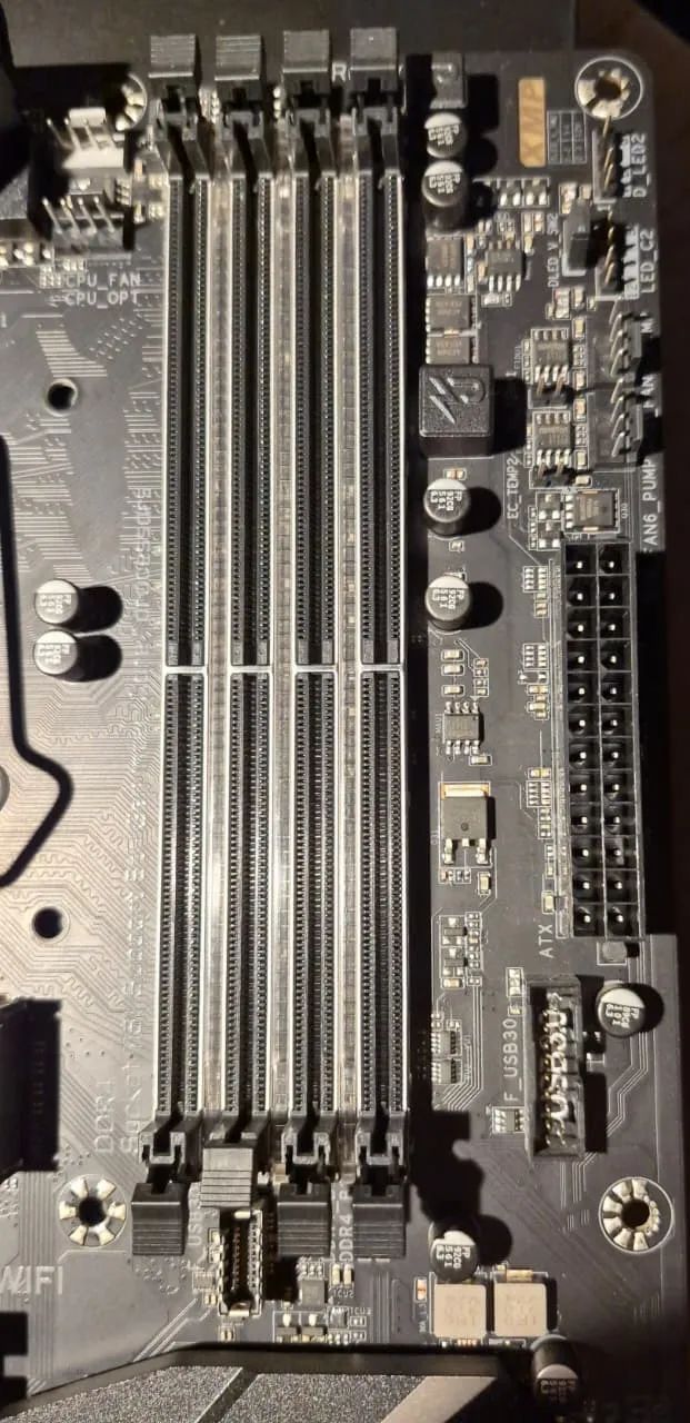 Placa Mãe Gigabyte Z390 Aorus Pro WiFI FUNCIONANDO!!! - Foto 3