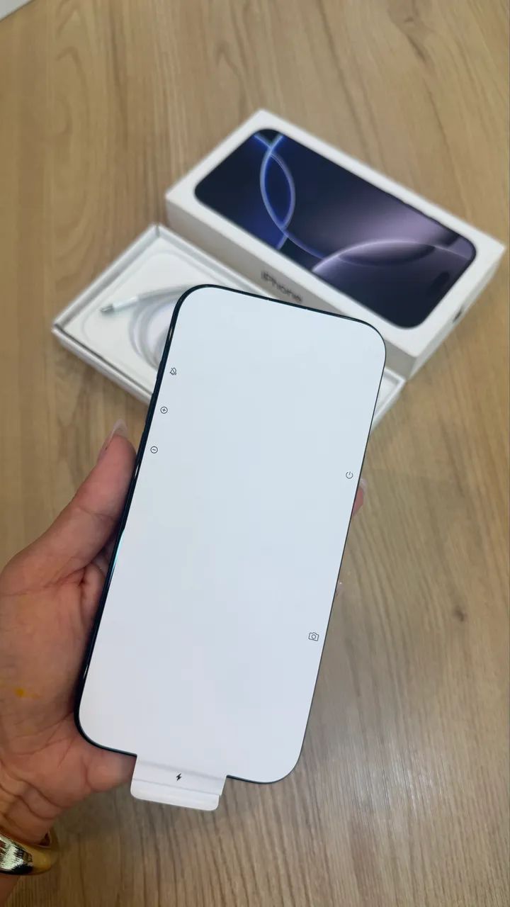 Vendo iphone 16 pro max com cabo e caixa 92% impecável  - Foto 2