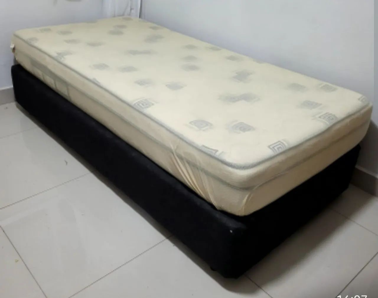 Cama box solteiro e colchão (usados) - Foto 2