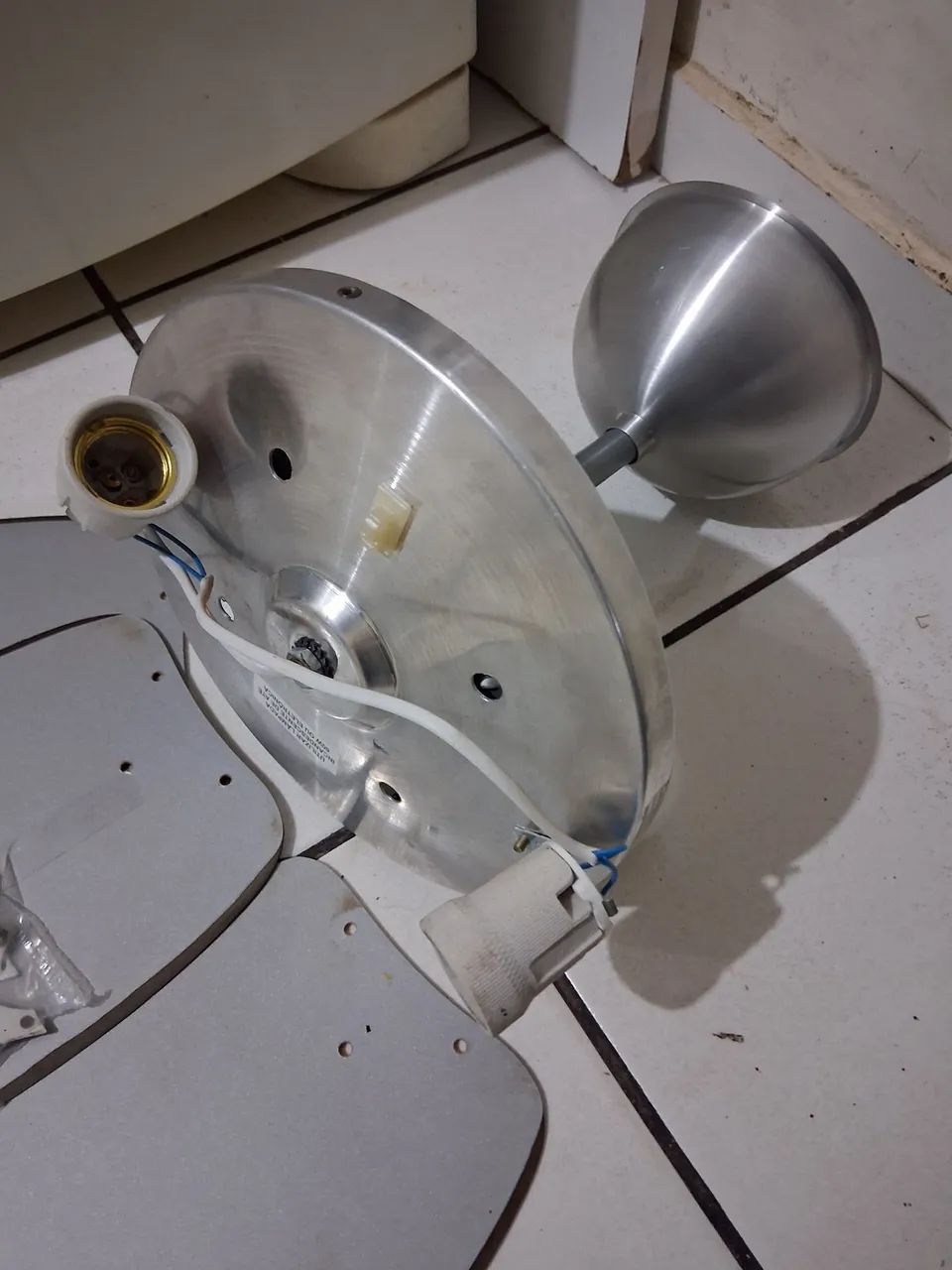 Vendo 1 Ventilador de Teto C/ Preço Incrível! (ver preço) - Foto 4
