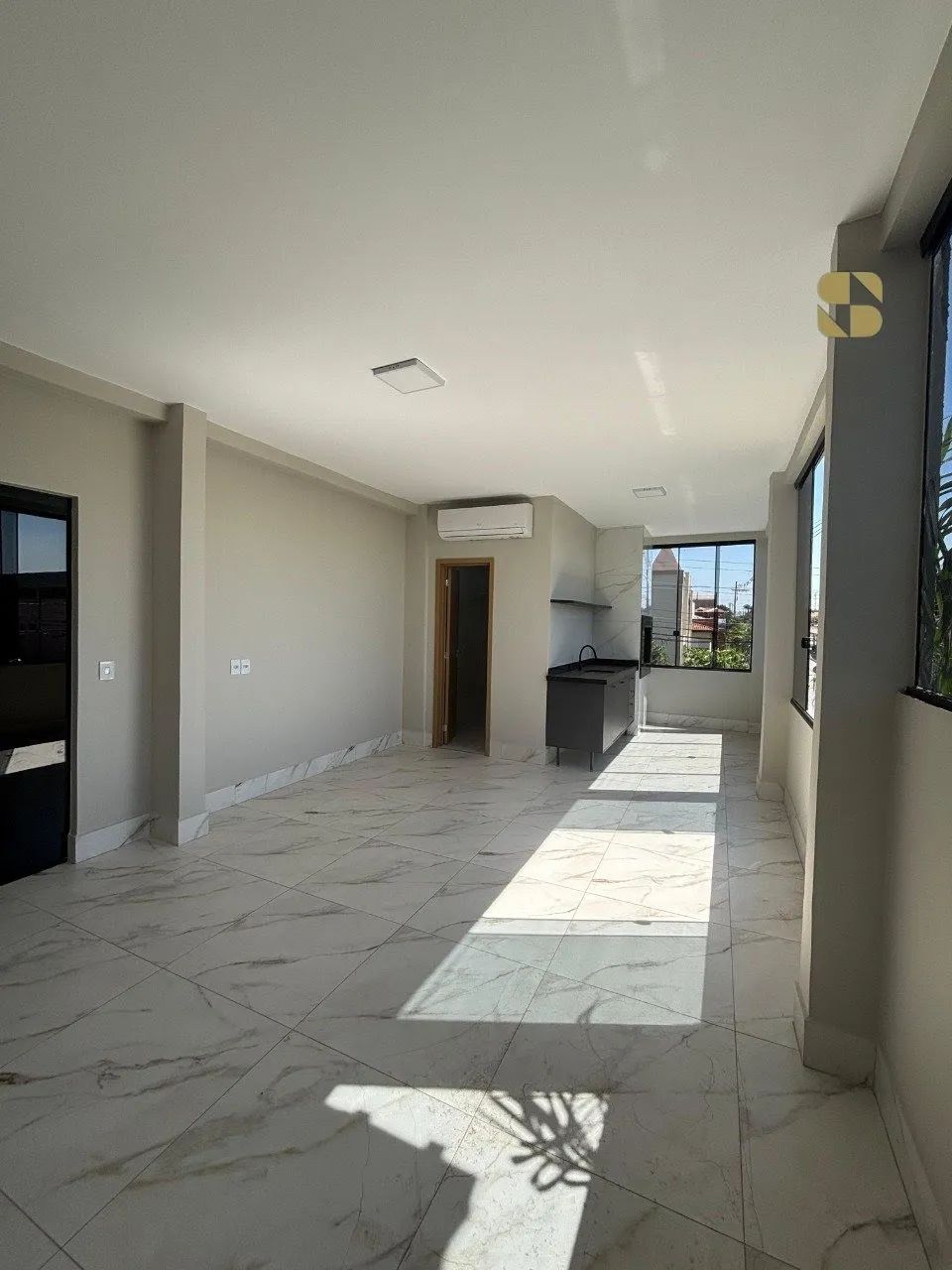 Sobrado com 3 quartos e uma suíte disponível para locação - Foto 3
