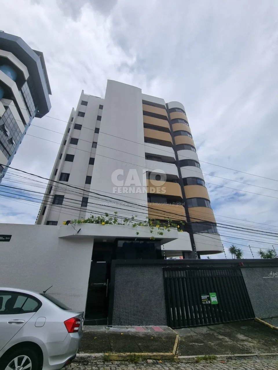 Apartamento no condomínio Apolônio Lima