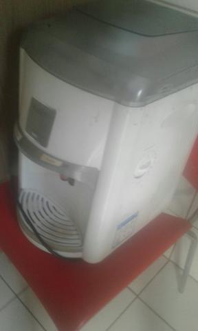Vendo bebedouro