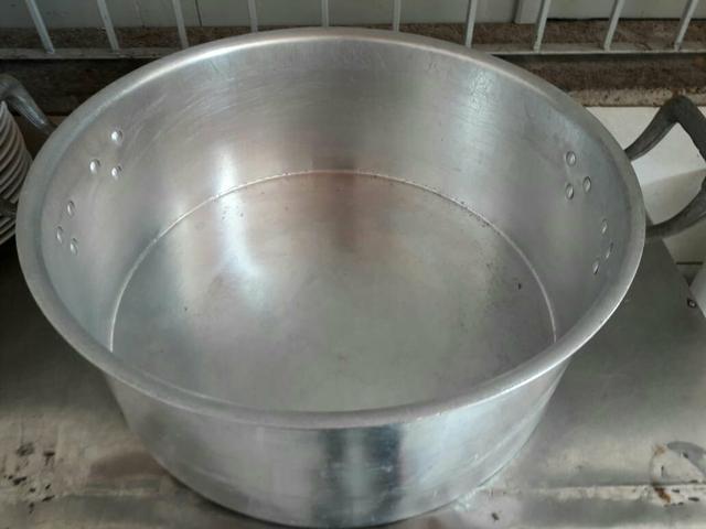 Vendo panela grande de alumínio - ótimo estado! - Foto 4