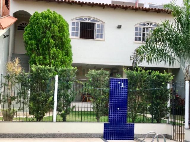 Casa com Ampla Área Sobre Dois Lotes (Esquina) - Foto 17