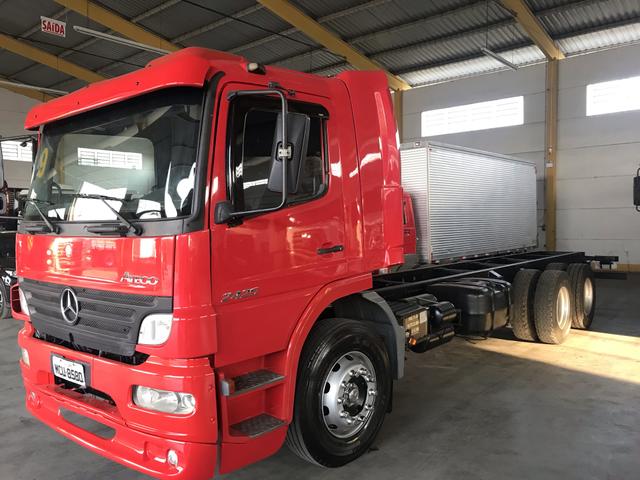 Caminho atego 2425 truck cabine semi leito