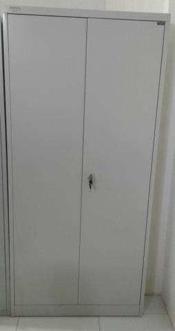 Estantes de aço e armário - Foto 2