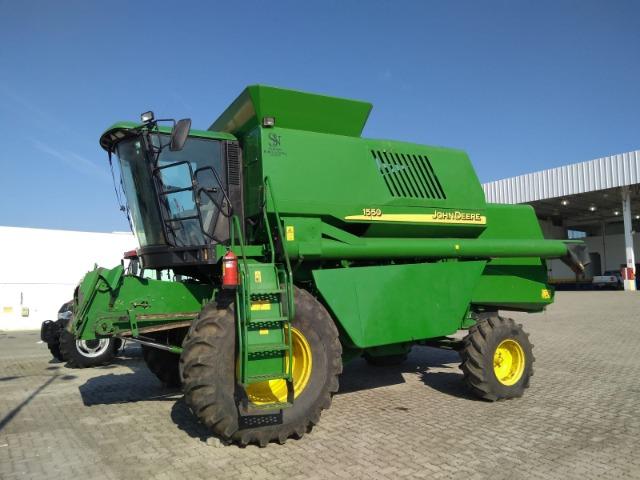 Colheitadeira JD 1550 Plataforma de 23 pés Flex ano 2004