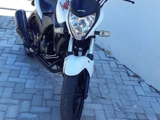 HONDA CB 300R R$7.690,00 ANO 2012 KM61.000