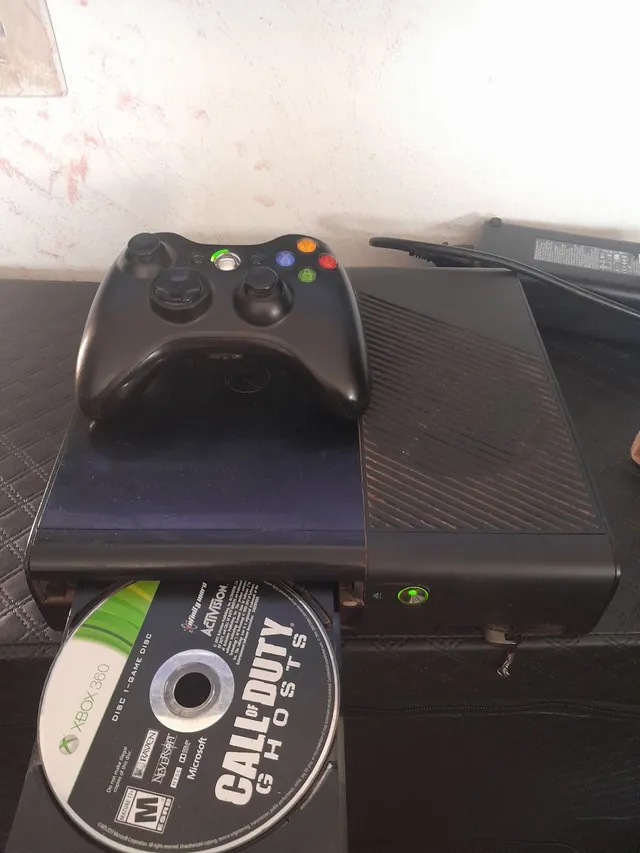 Console Xbox 360 Super Slim/ 500GB + Jogo Call of Duty: Ghosts