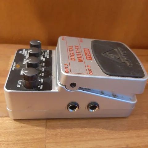 Pedal Behringer Digital Multi Efeitos FX600 - Foto 2