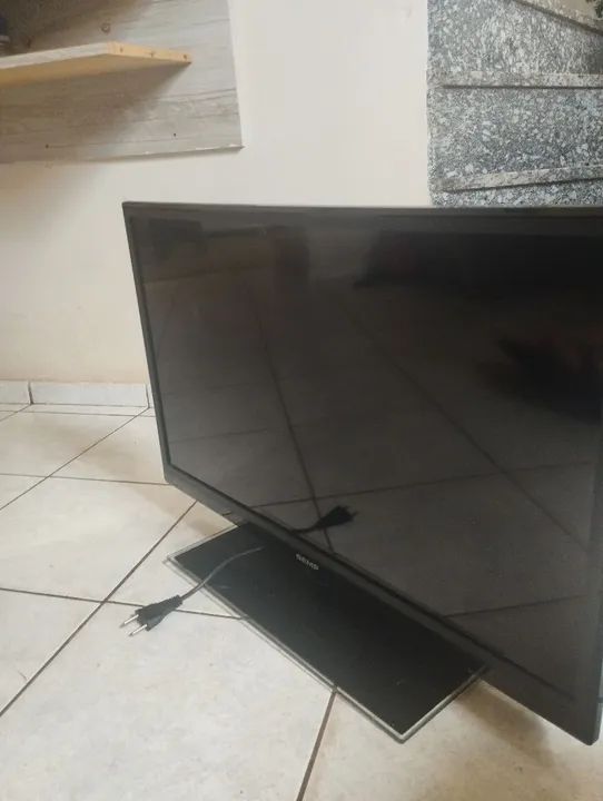 Tv Semp Toshiba com tela queimada, para retirada de peças  - Foto 2