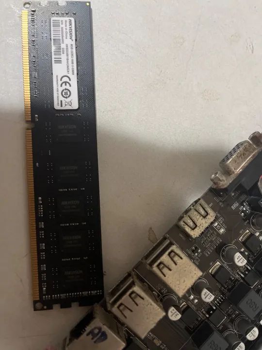 Memória de 8gb 1600hz MARCA HIKVISION