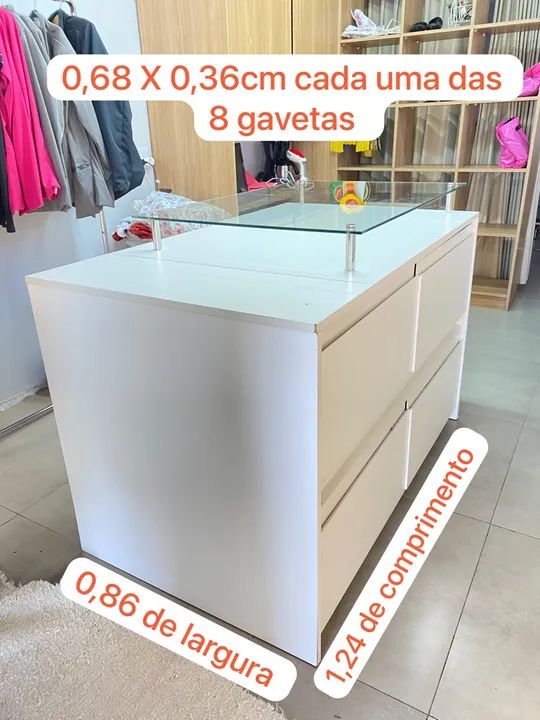 Mesa balcão com 8 gavetas em MDF