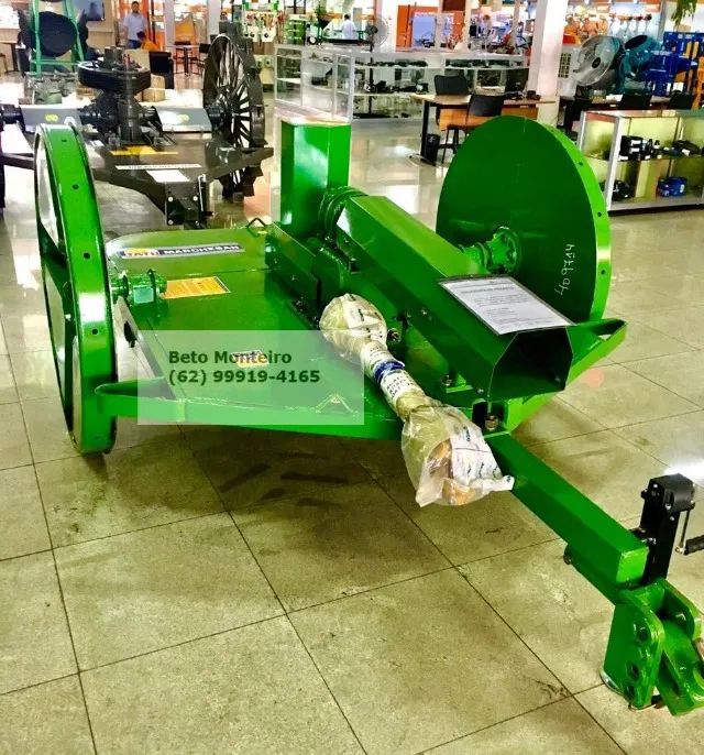 Roçadeira de Arrasto Cardan 1700 | Tatu | -Nova