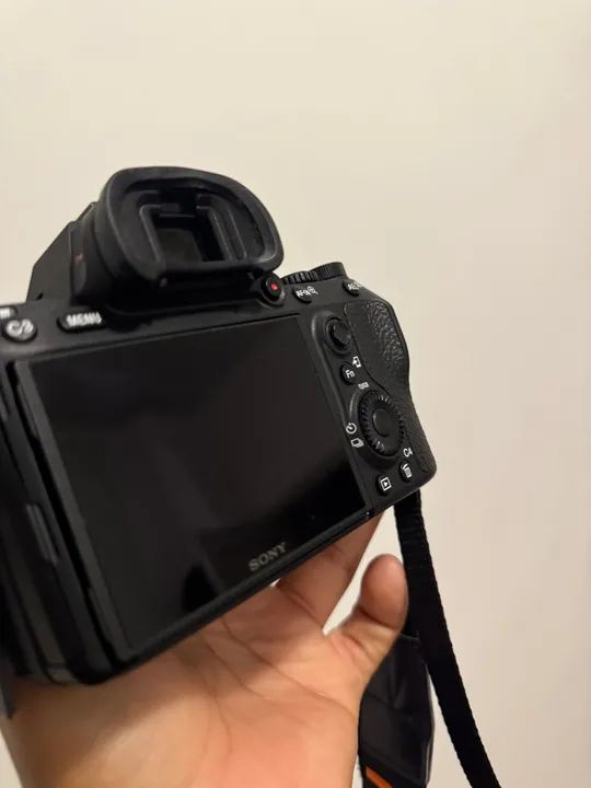 Câmera Sony A7III com Lente Sony Fe 28-70mm F/3.5-5.6 - Foto 3