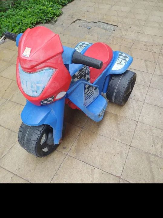 Triciclo Bandeirante elétrico