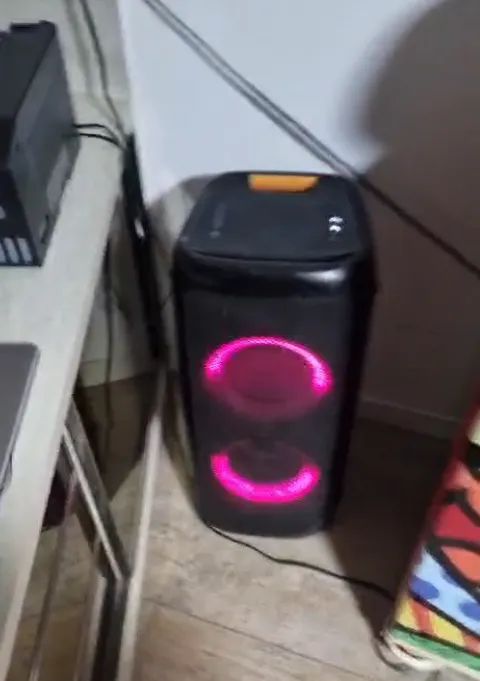 JBL PARTYBOX 300 - Preço pra vender hoje R$ 1.700,00 - Foto 5