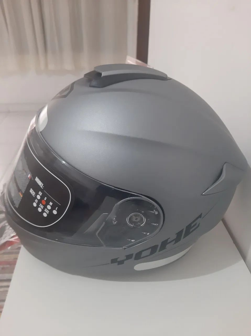 Capacete Yohe,  tamanho 56 ,  escamoteavel robocop New Pratik   - Foto 2