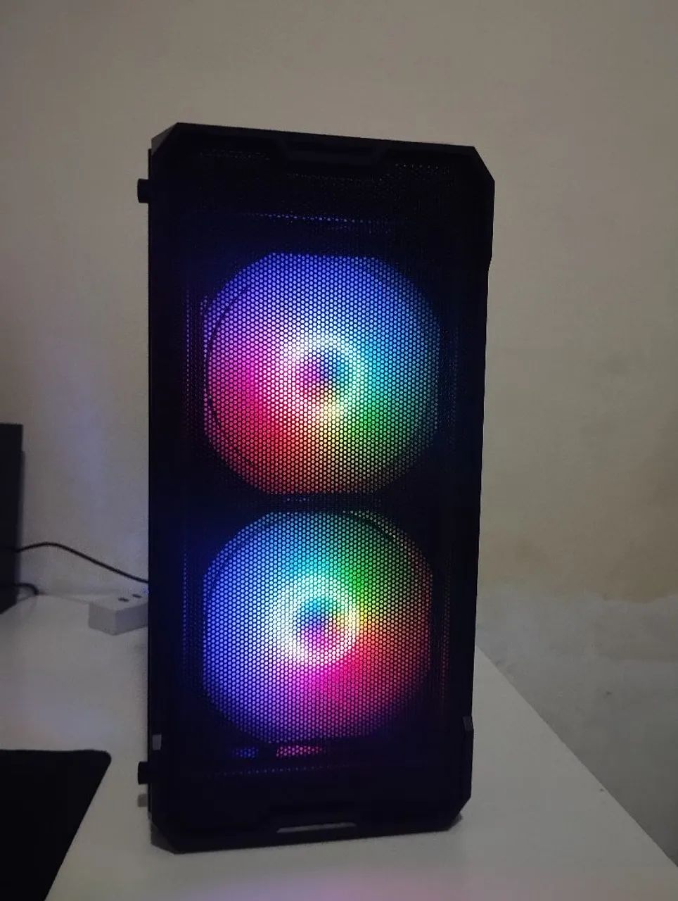 Gabinete TGT Jester Mid Tower RGB