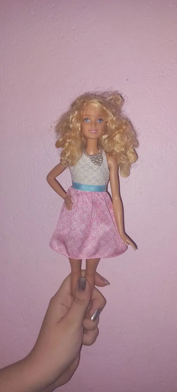 Bonecas Barbie e Ever After High - Foto 3
