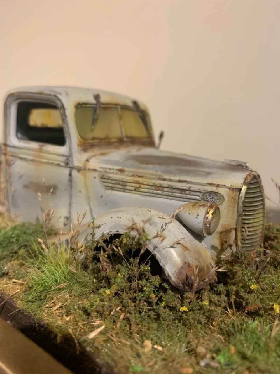 Miniatura de caminhão abandonado - Foto 2