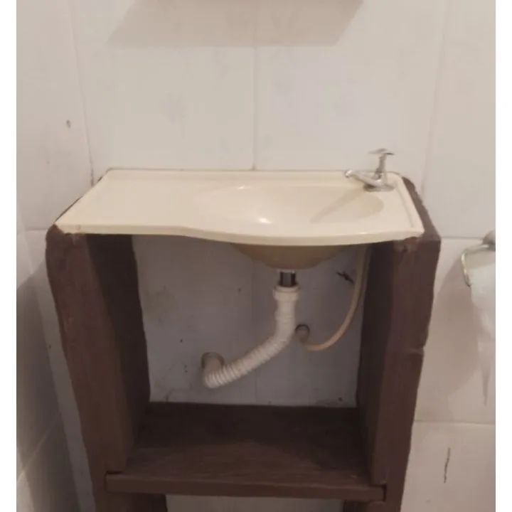 Armarinho de dormente de cimento para banheiro 