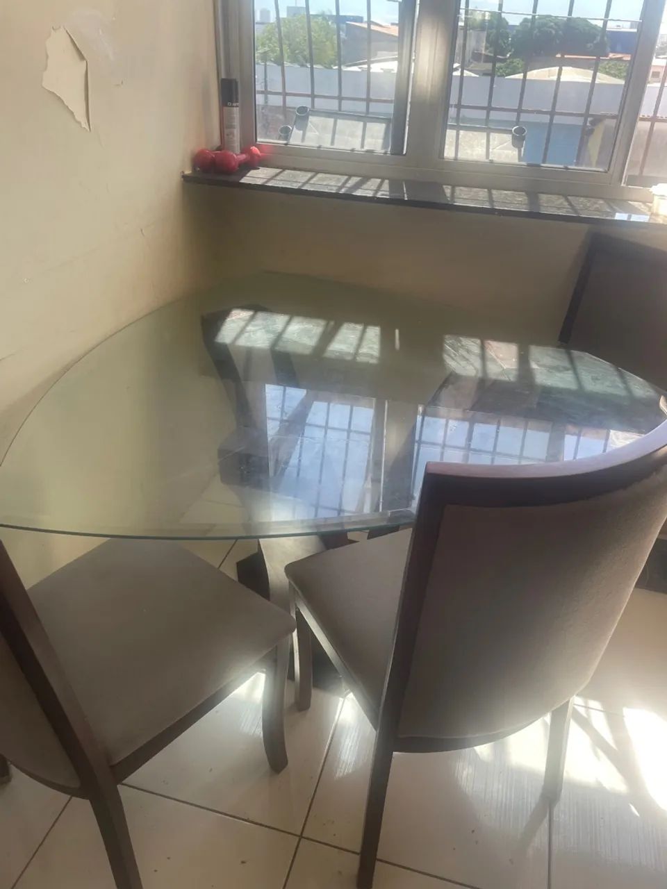 Mesa de jantar com tampo de vidro - Foto 2