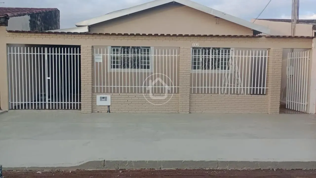 CASA EM REFORMA COM 4 DORMITÓRIOS