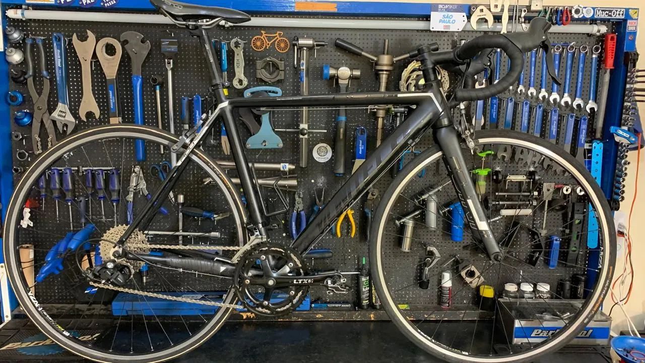 Bicicleta Speed Vicinitech Roubaix II quadro 540mm aro 29 preta e cinza - Foto 6