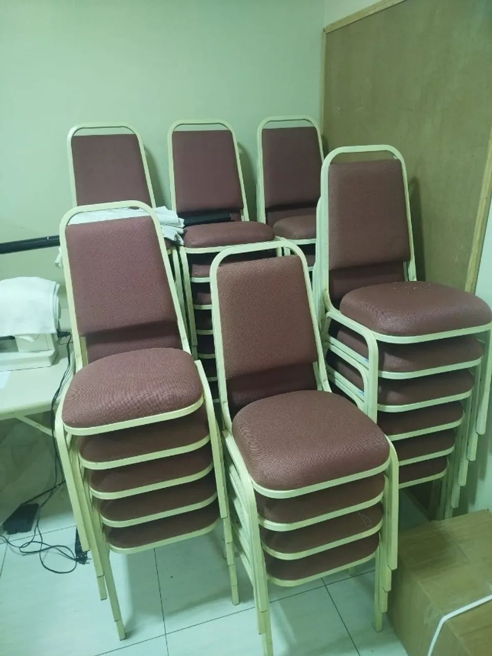 Cadeira Empilhável para Auditórios  - Foto 4