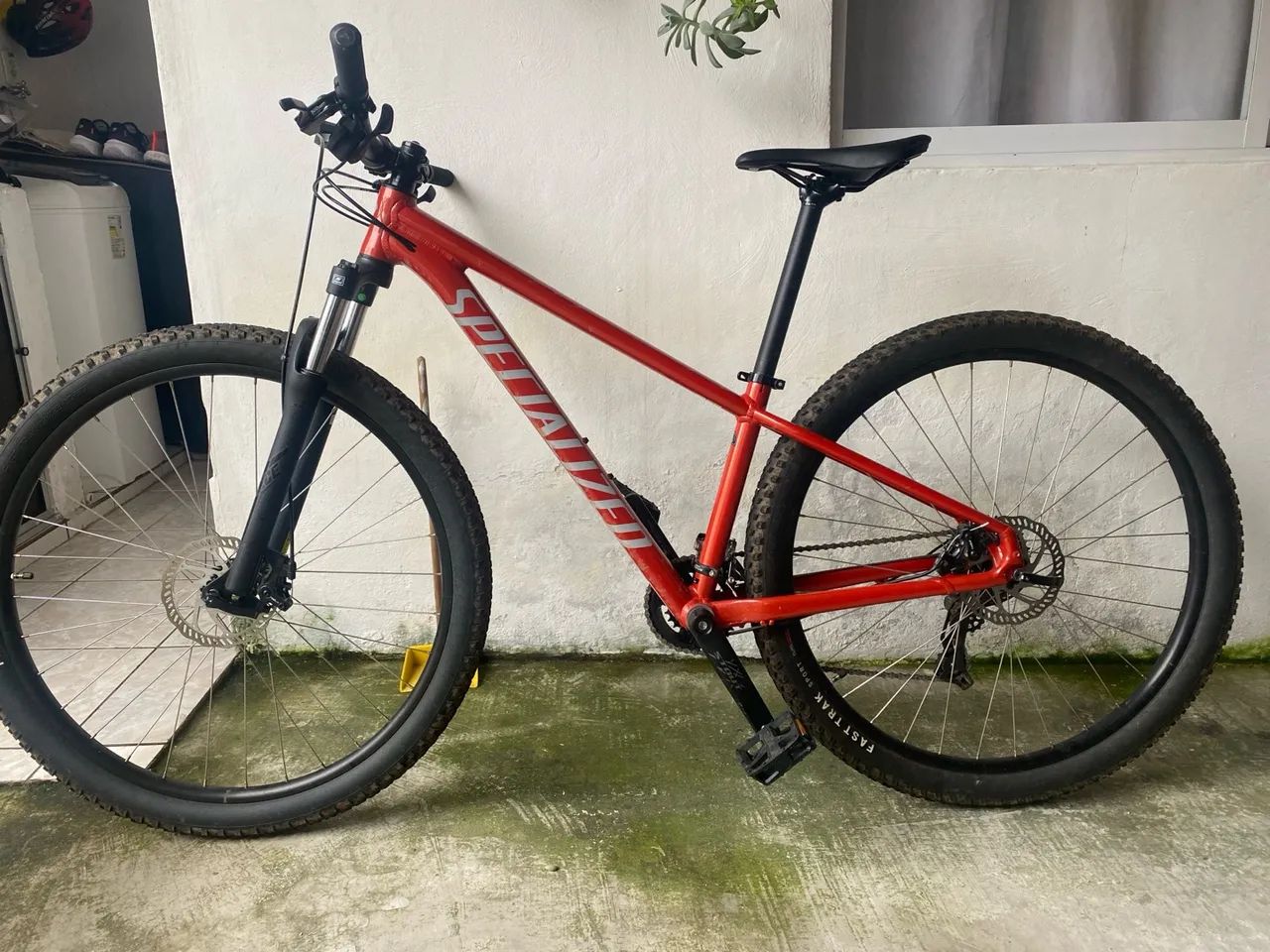 Bicicleta Specialized Rockhopper 29 - Foto 2