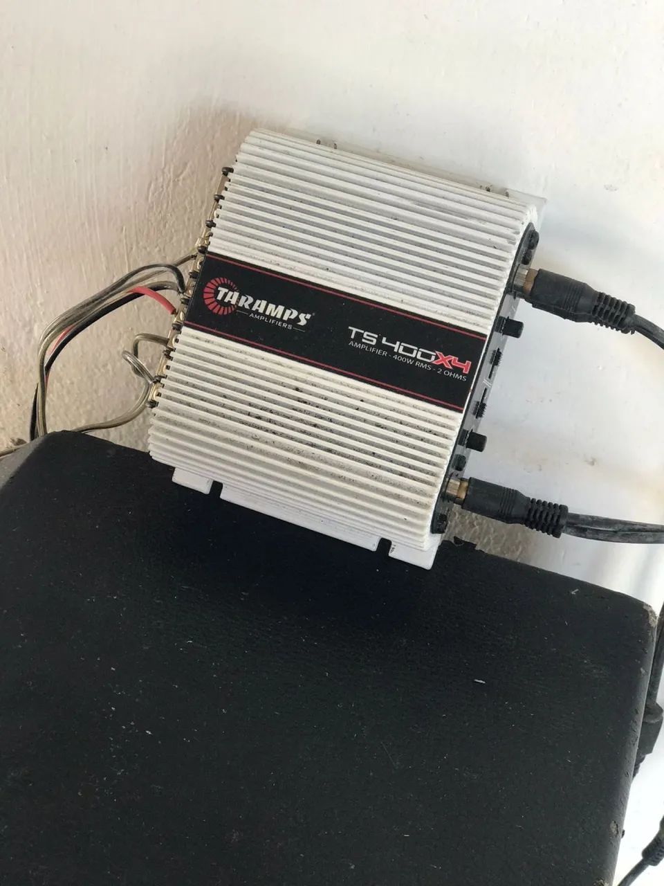 Caixa de som automotivo 