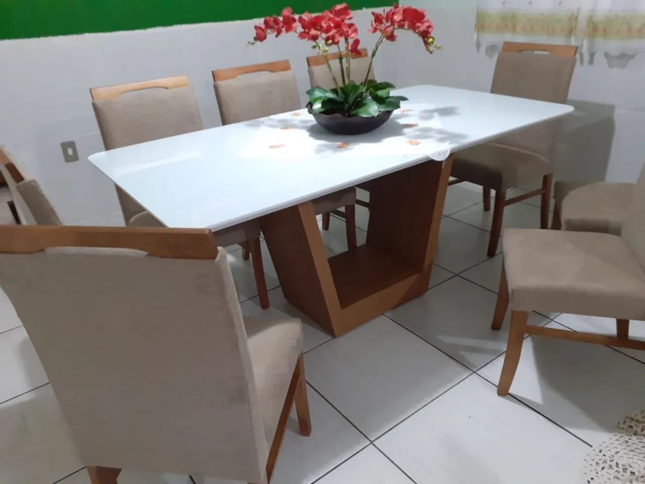 Mesa de Jantar com 8 Cadeiras para sua Casa - Foto 2