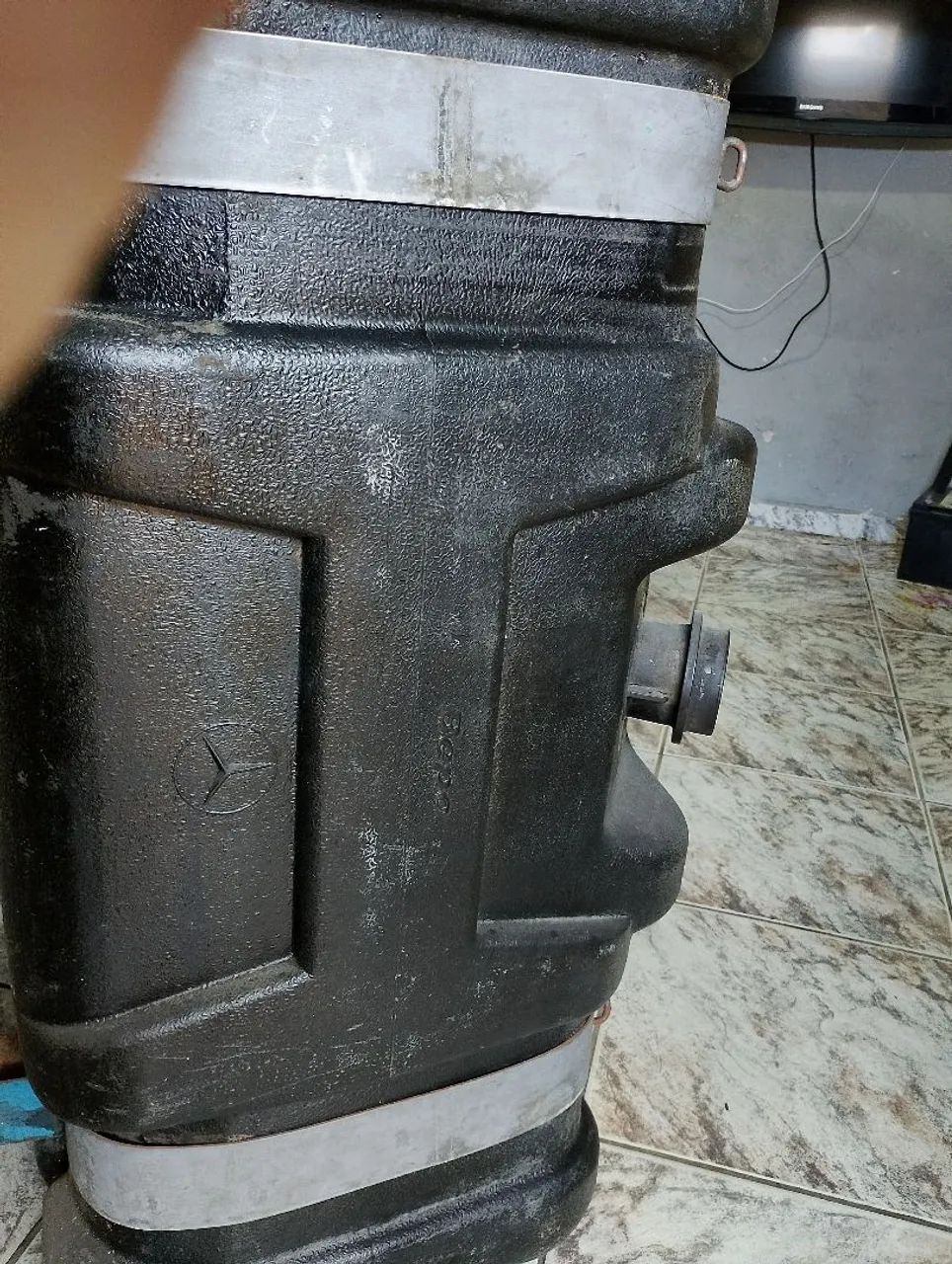 Tanque de combustível 300l Bepo( Mercedes) usado - Foto 3