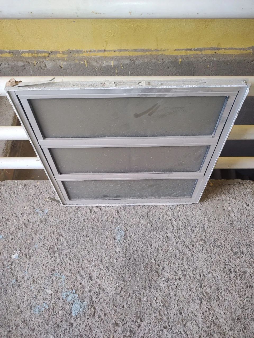 Janela basculante 64840845351042122