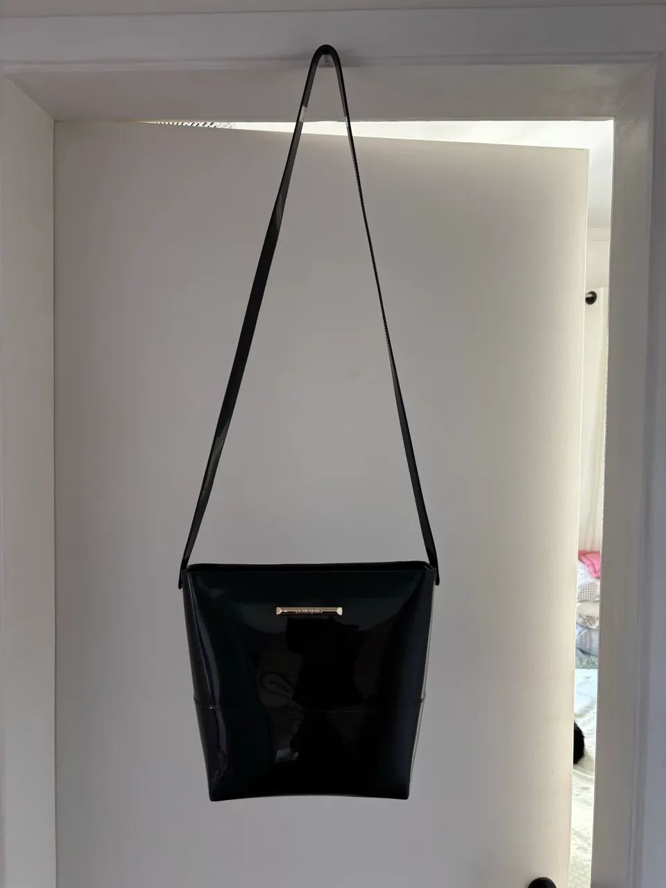 Bolsa Petite Jolie. Preta com alça  - Foto 4